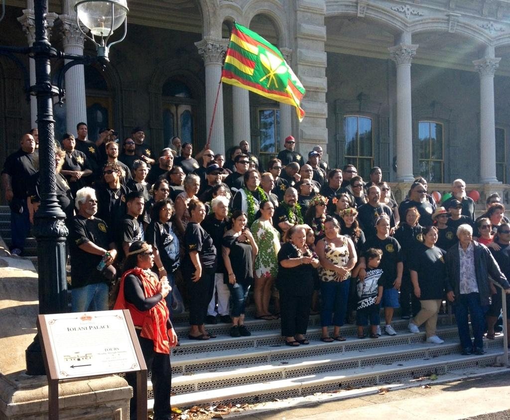 Kingdom members at ʻIolani Palace, Honolulu, 2011