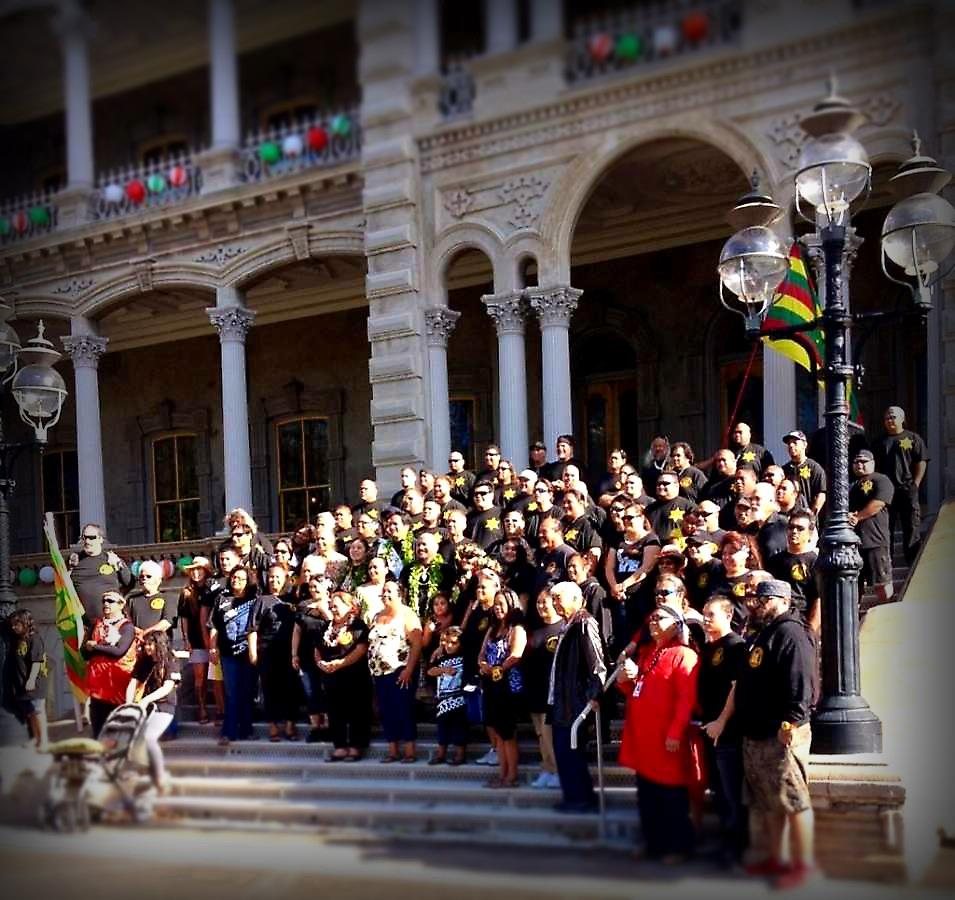 Kingdom members at ʻIolani Palace, Honolulu, 2011
